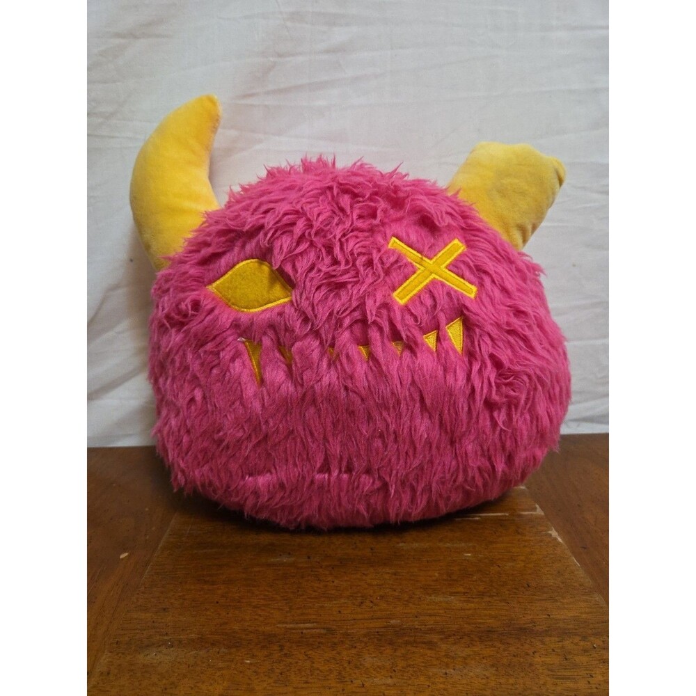 Meow Wolf Plush Snaggy Pink Monster Yellow Horns Teeth Pirate Eye Steven Smith